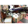 Image 1 : ALL GLASS TABLE