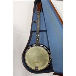 BANJO THE MICHIGAN 4 STRING WITH CASE