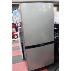 PREVIOUSLY ENJOYED SAMSUNG FRIDGE W/ ICE MAKER