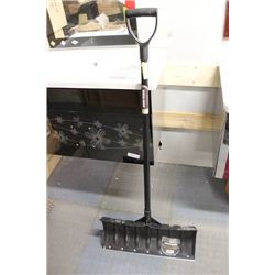 MED SNOW SHOVEL