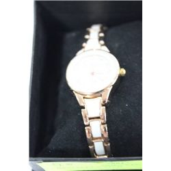 KING GIRL WOMEN'S ENAMEL BRACELET WATCH