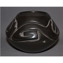 SANTA CLARA POTTERY JAR