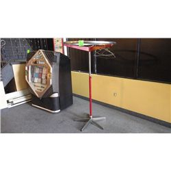 Round retro coat hanger