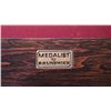 Image 6 : Brunswick medalist professional 4 1/2 x 9 ft slate regulation 8 ball/9 ball table with ball return. 