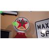 Image 5 : Replica of Antique Texaco indian gas pump