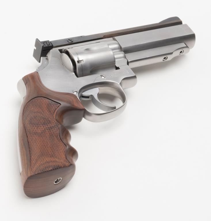 Smith and Wesson Model 686 Custom revolver, .357 Magnum caliber, Serial ...