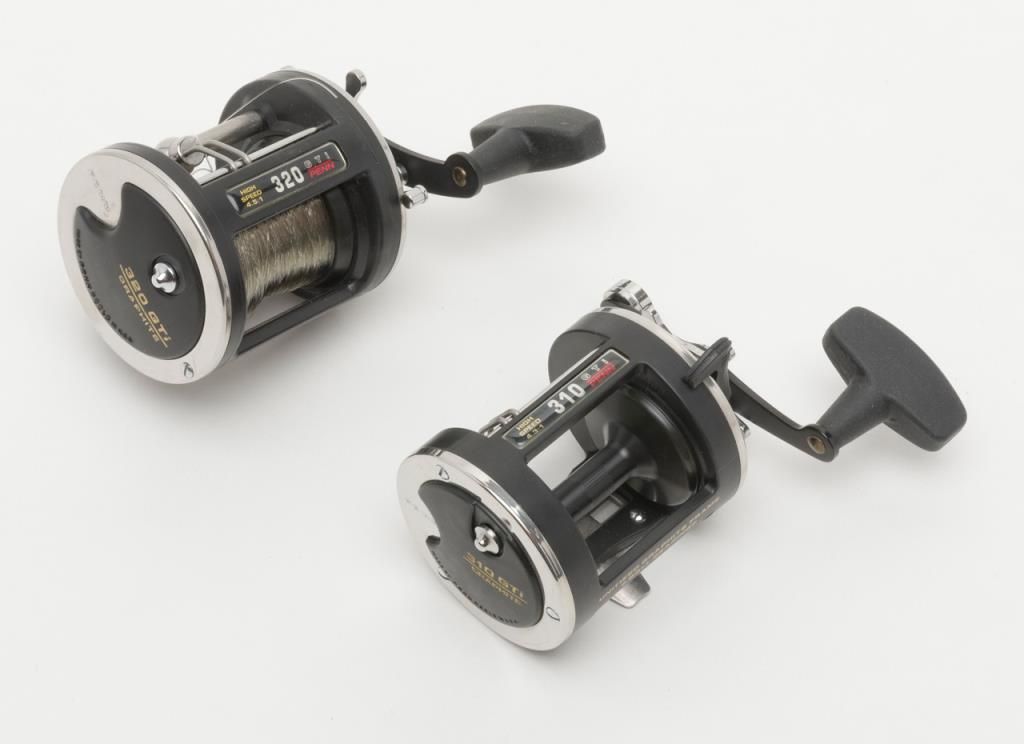 Lot of 2 fishing reels including a Penn Model 310 GTI Graphite and a Penn Model 320 GTI Graphite, Lot of 2 fishing reels including a Penn Model 310 GTI Graphite and a Penn Model 320 GTI Graphite,