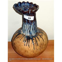 AIRELLE CLAY VASE
