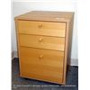Image 1 : 3-DRAWER WOOD CABINET