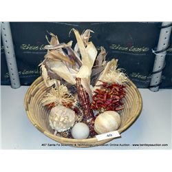 WOVEN DECORATIVE BASKET