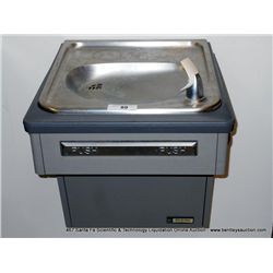 ELKAY WATER FOUNTAIN