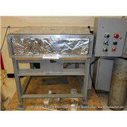 ROTATING LAB TABLE