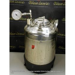 AMICON PRESSURIZED VESSEL W/ GAUGE