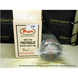 DWYER SERIES 3000 PHOTOHELIC SWITCH / GAGE
