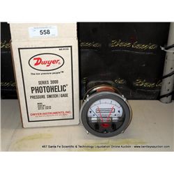 DWYER SERIES 3000 PHOTOHELIC SWITCH / GAGE