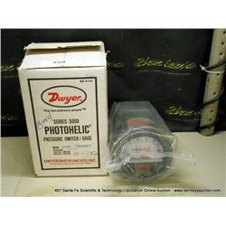 DWYER SERIES 3000 PHOTOHELIC SWITCH / GAGE