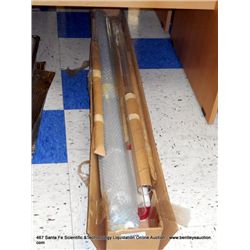 BOX: MISCELLANEOUS GLASS TUBE