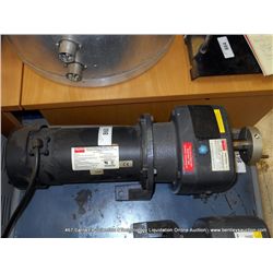 DAYTON 1F800 MOTOR W/ 22933 SPEED REDUCER W/ DAYTON DC SPEED CONTROL