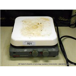 CORNING STIRRER/HOT PLATE