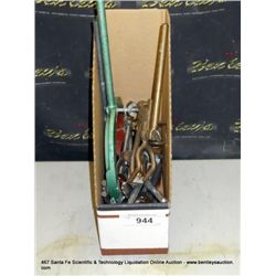 BOX: MISCELLANEOUS LAB STAND FITTINGS & CLAMPS