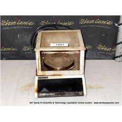 METTLER PM400 DIGITAL SCALE