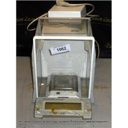 METTLER AT261 DELTA RANGE DIGITAL SCALE