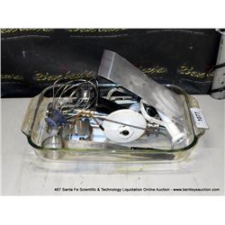 GLASS CONTAINER: MISCELLANEOUS LAB HARDWARE