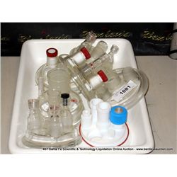 TRAY: MISCELLANOEUS LAB GLASSWARE