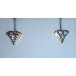 2.56g Earring Made of 18Kt Gold ,0.16 Ct Diamond