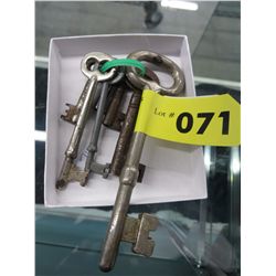 7  Antique keys - assorted styles