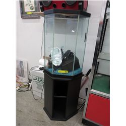 Corner aquarium on base