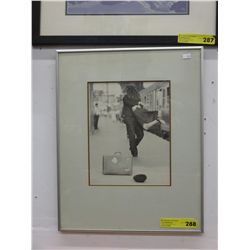 Framed print - 16" x 20"
