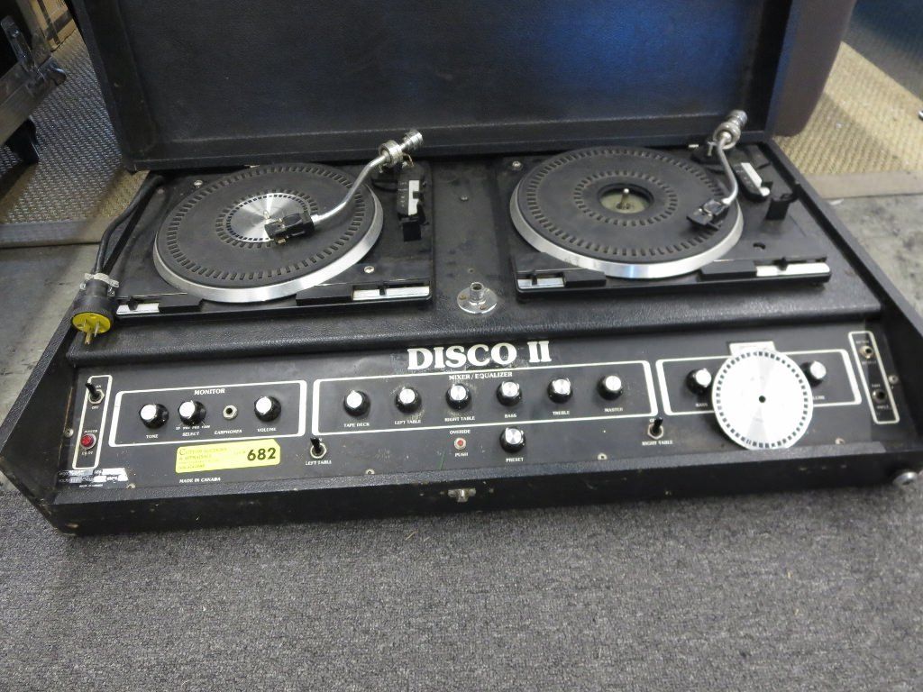 Disco II dual turntable/mixer/equalizer
