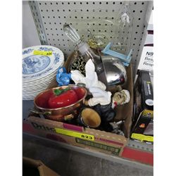 Decorative household items, some vintage