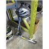 Image 1 : Razor scooter & 2 helmets