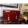 Image 1 : NEW - Thompson & Co. Humidor