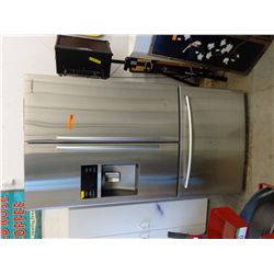 Samsung 27.6 cubic foot French door fridge
