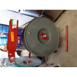 Binding strap roller
