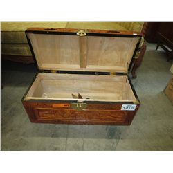 NEW - Camphor wood chest