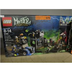 NEW - LEGO Monster fighters - 430 Pieces