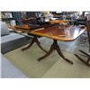 Image 1 : Vintage dining table with 2 leaves