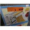 Image 1 : New manual pasta roller