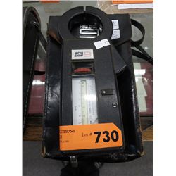Digital clamp meter