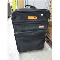 2 PCs of rolling luggage