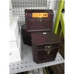 3 Decorative keepsake boxes