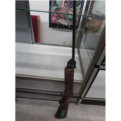 Break barrel pellet rifle