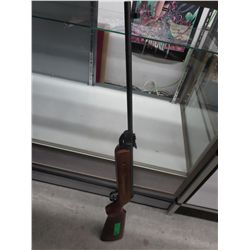 Break barrel pellet rifle