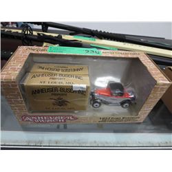 Ertl die-cast 1932 Ford Roadster w/ Beer cases