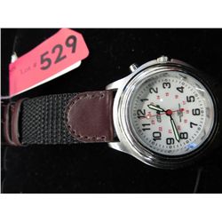 New globlu wristwatch