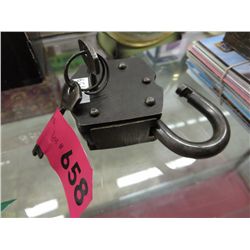 Vintage - Heavy brass padlock with keys